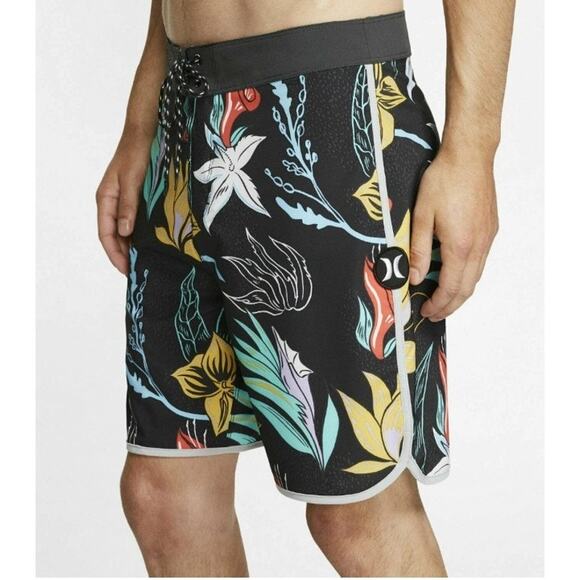 Hurley Phantom Domino Boardshorts 18" Size 40 Hawaiian Floral Black EUC - Picture 1 of 12
